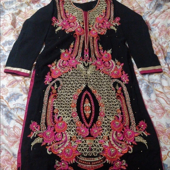 Pakistani 3 piece shalwar kameez - Picture 1 of 12
